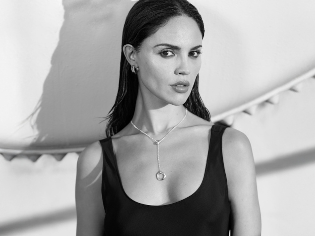 Украшение на шее популярной актрисы Эйсы Гонсалес