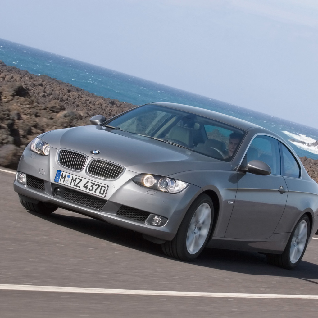 BMW 335i Купе вид спереди