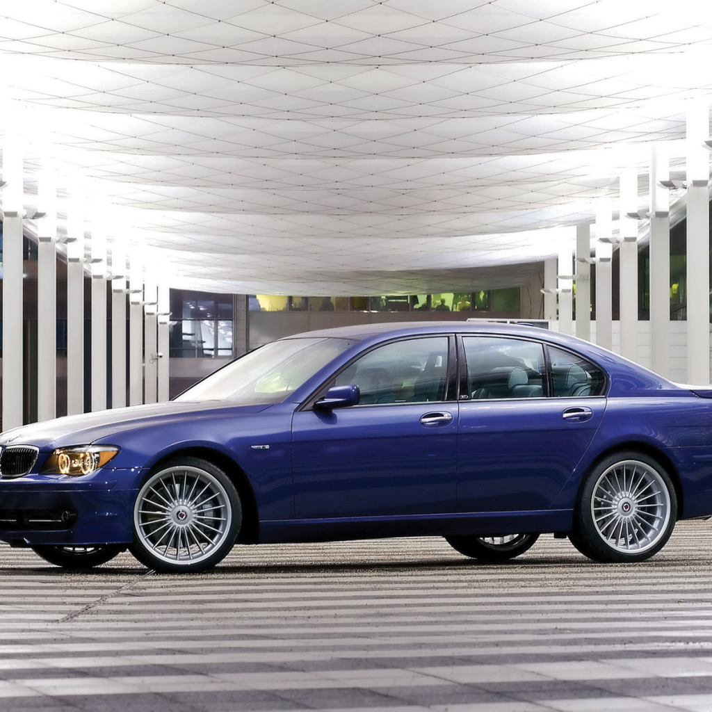 Синий BMW Alpina 2006