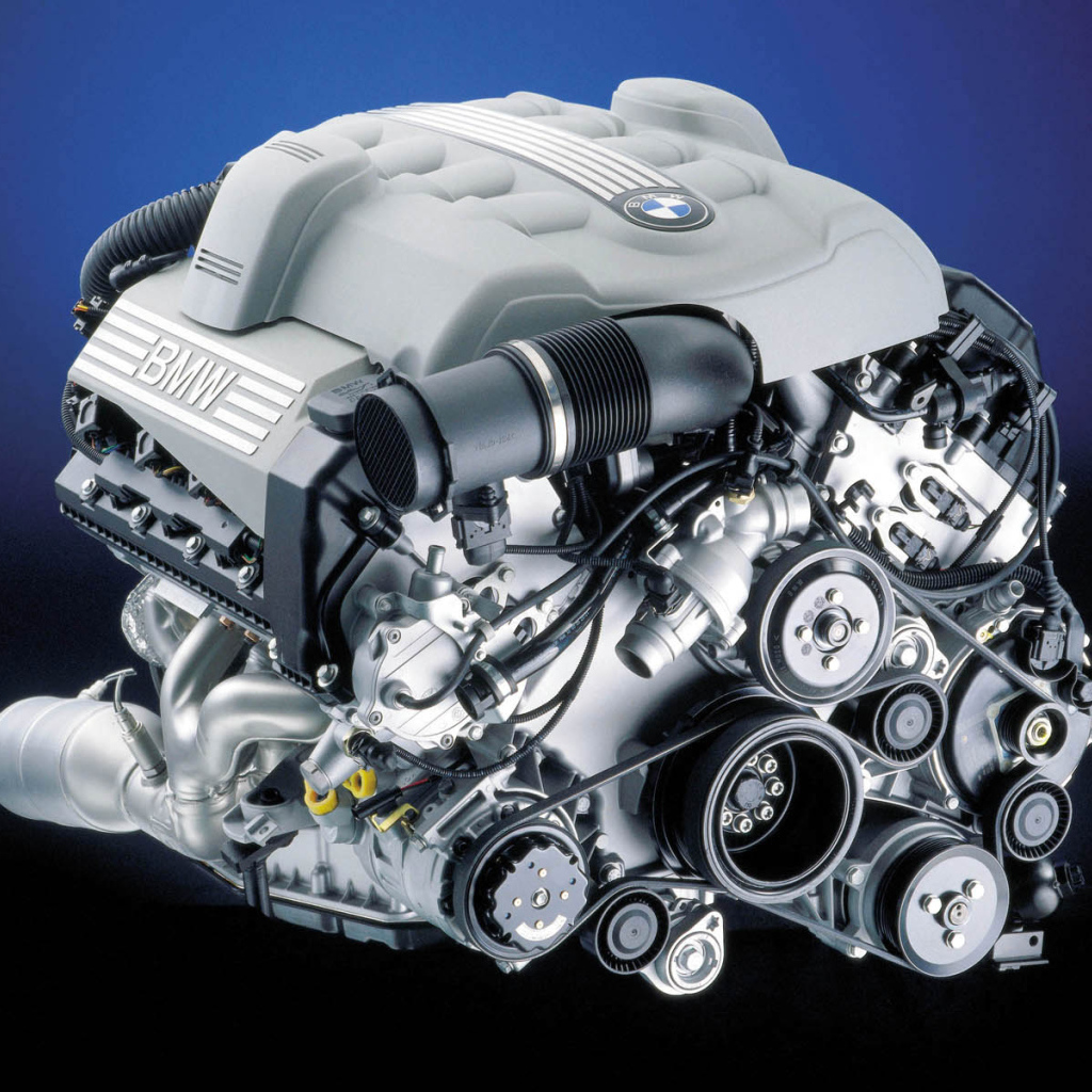 Двигатель автомобиля BMW