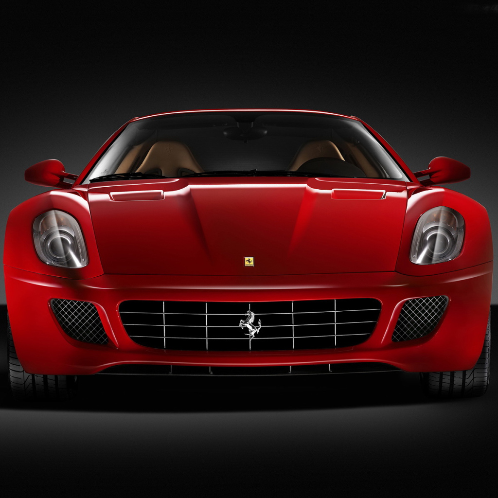 Спортивная авто Ferrari вид спереди