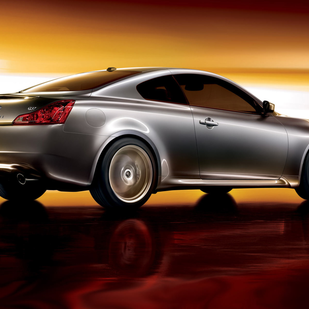 Респектный автомобиль Infiniti G37