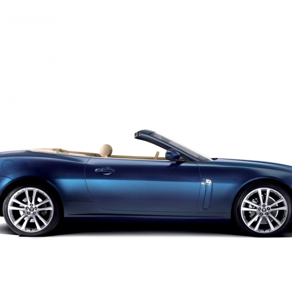 Jaguar XK вид сбоку