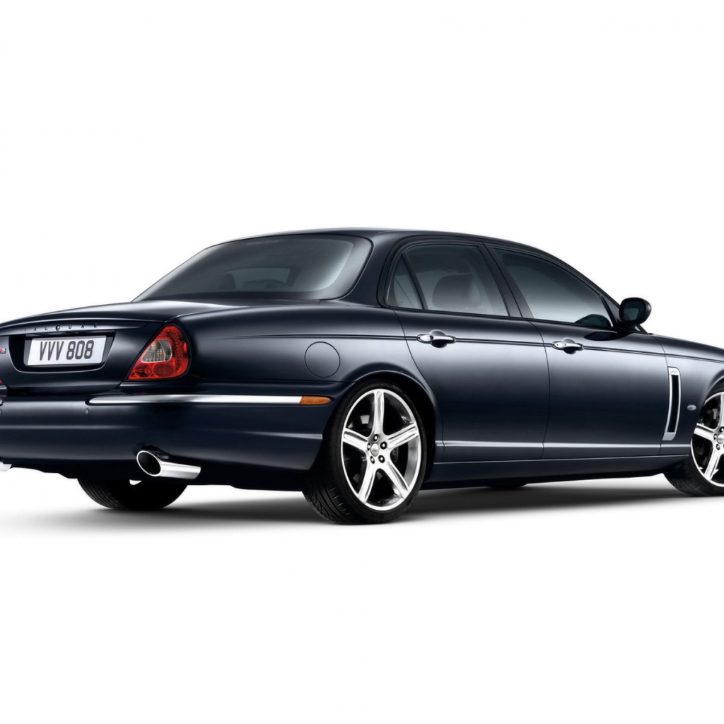 Jaguar XJR вид сзади