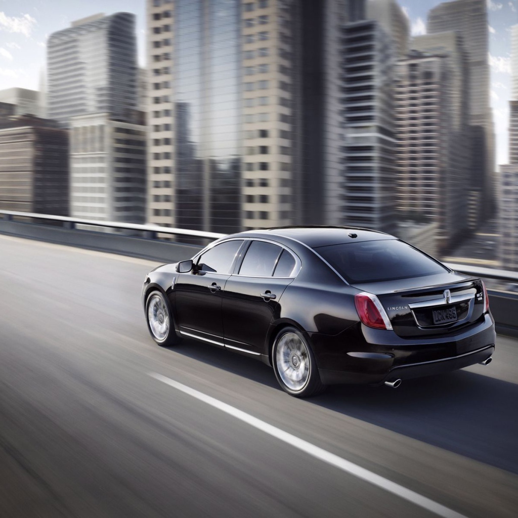 Lincoln на скоростном шоссе