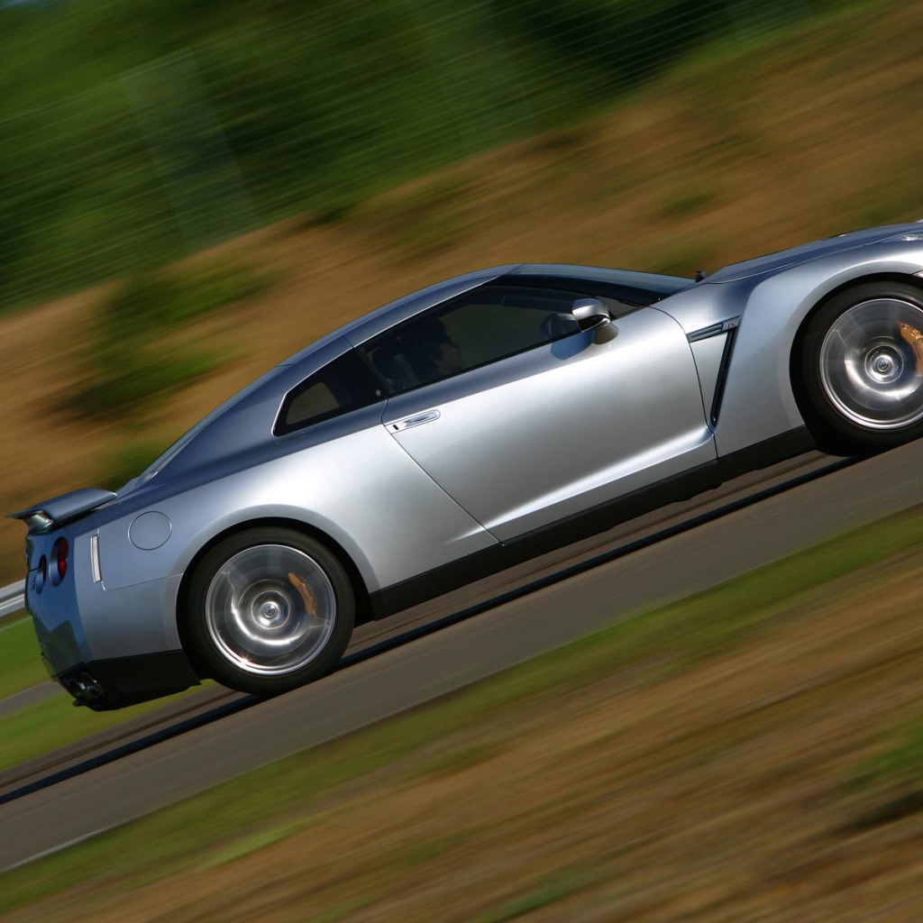 Nissan GT 2х местный автомобиль