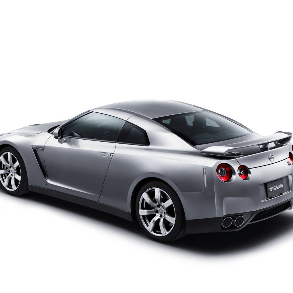 Nissan вид сзади