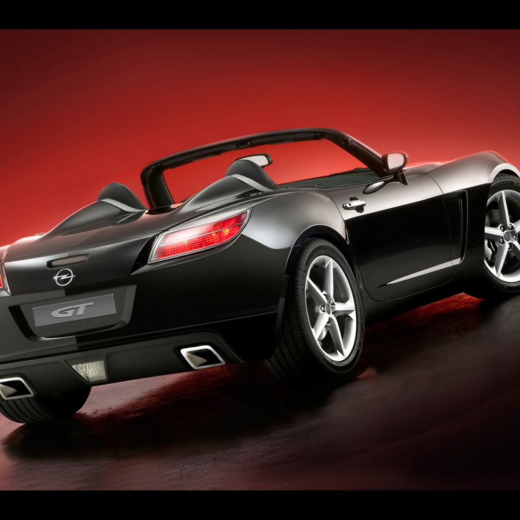 Opel GT вид справа