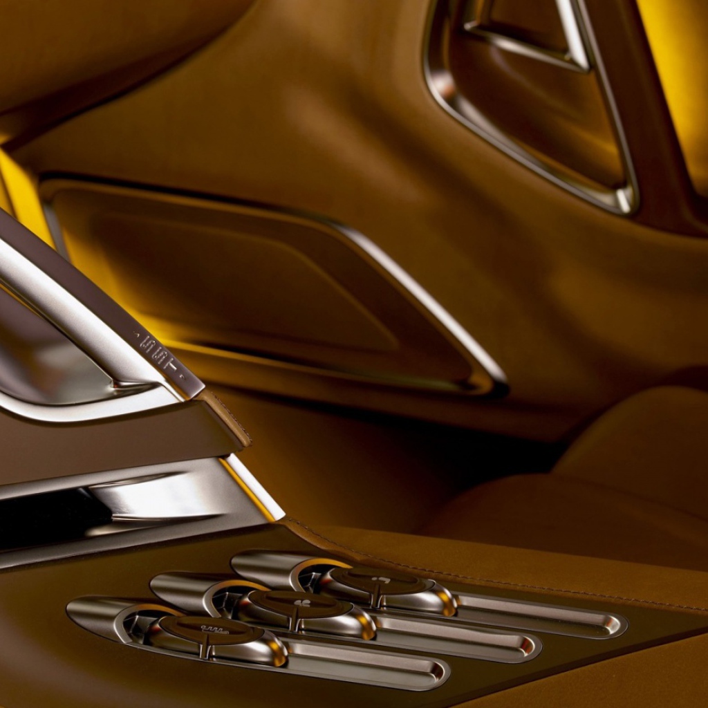 Внутри автомобиля