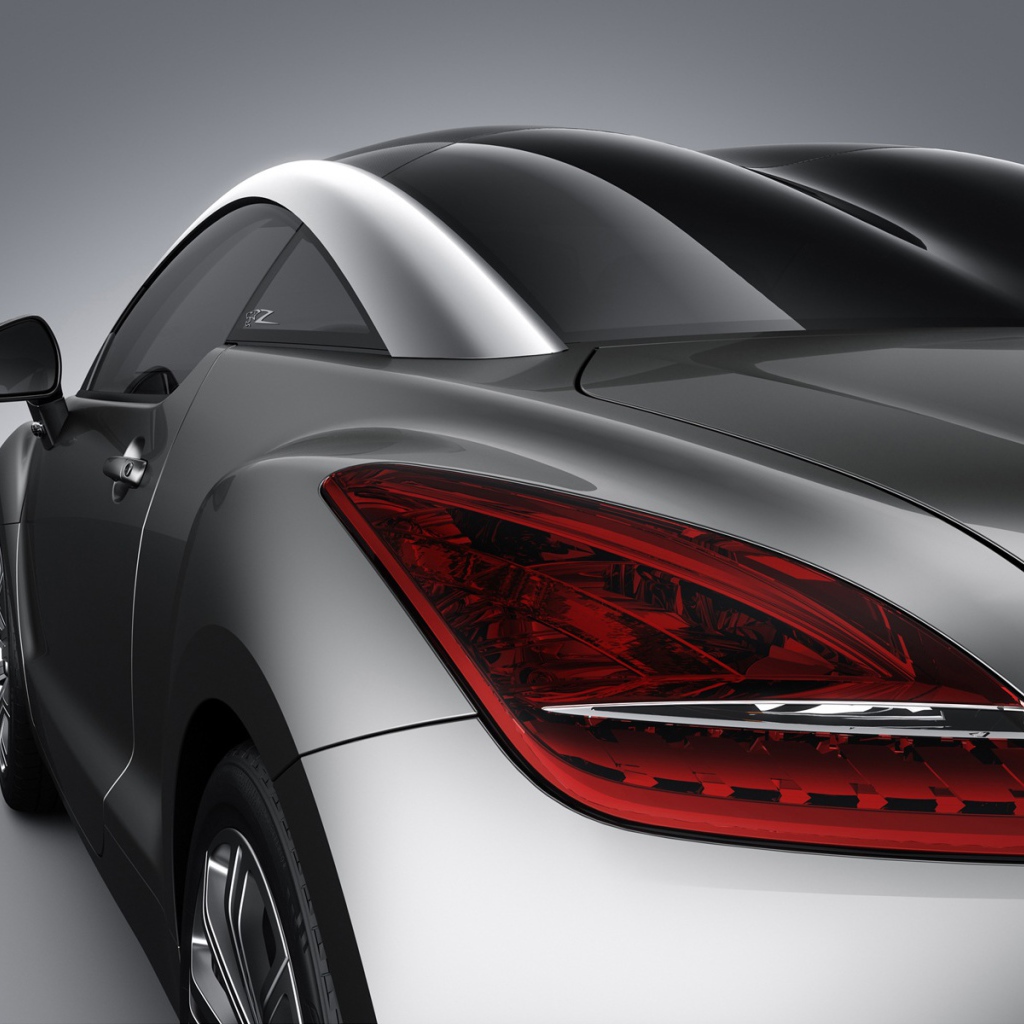 Серебрянный автомобиль