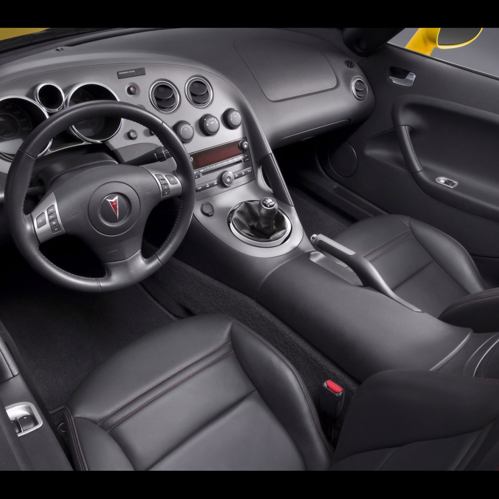 Салон машины Pontiac Solstic