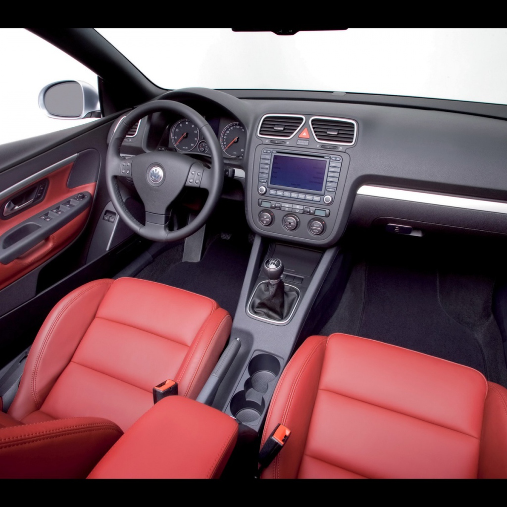 Салон автомобиля Volkswagen Eos