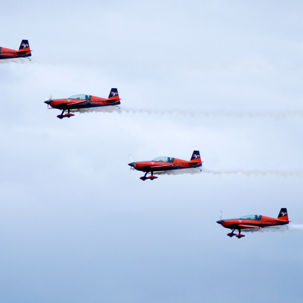 Красные самолеты