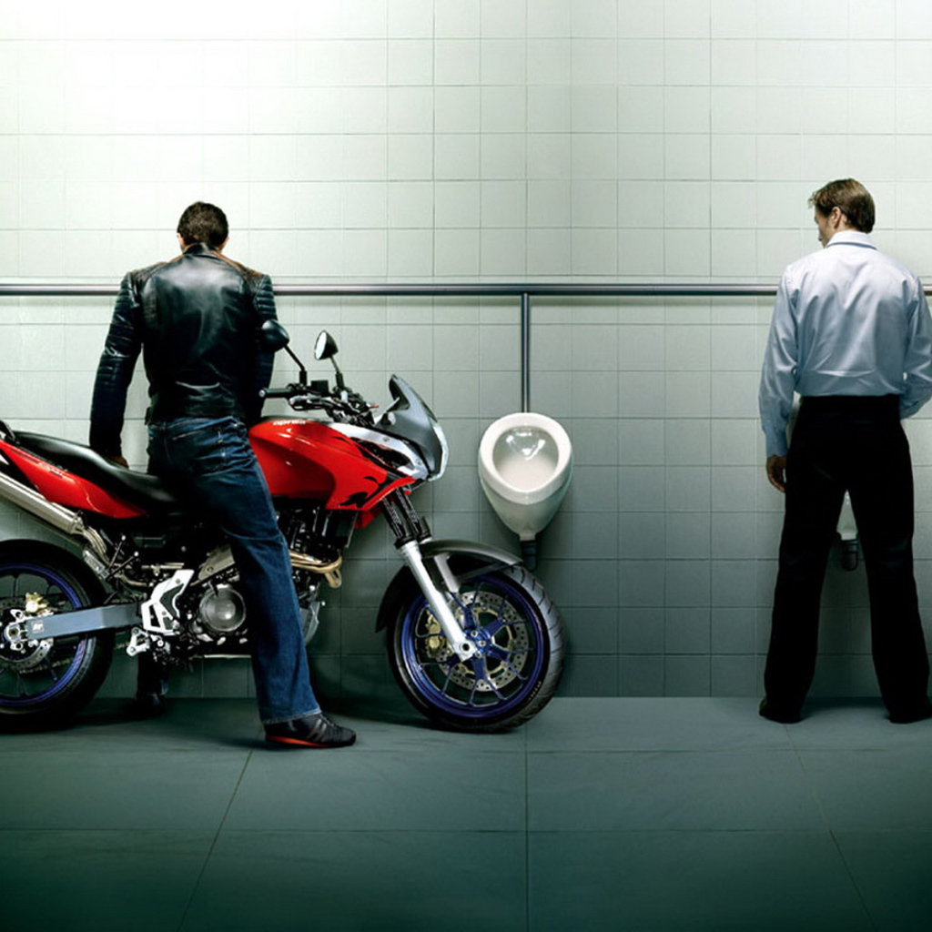 Заехал пописать