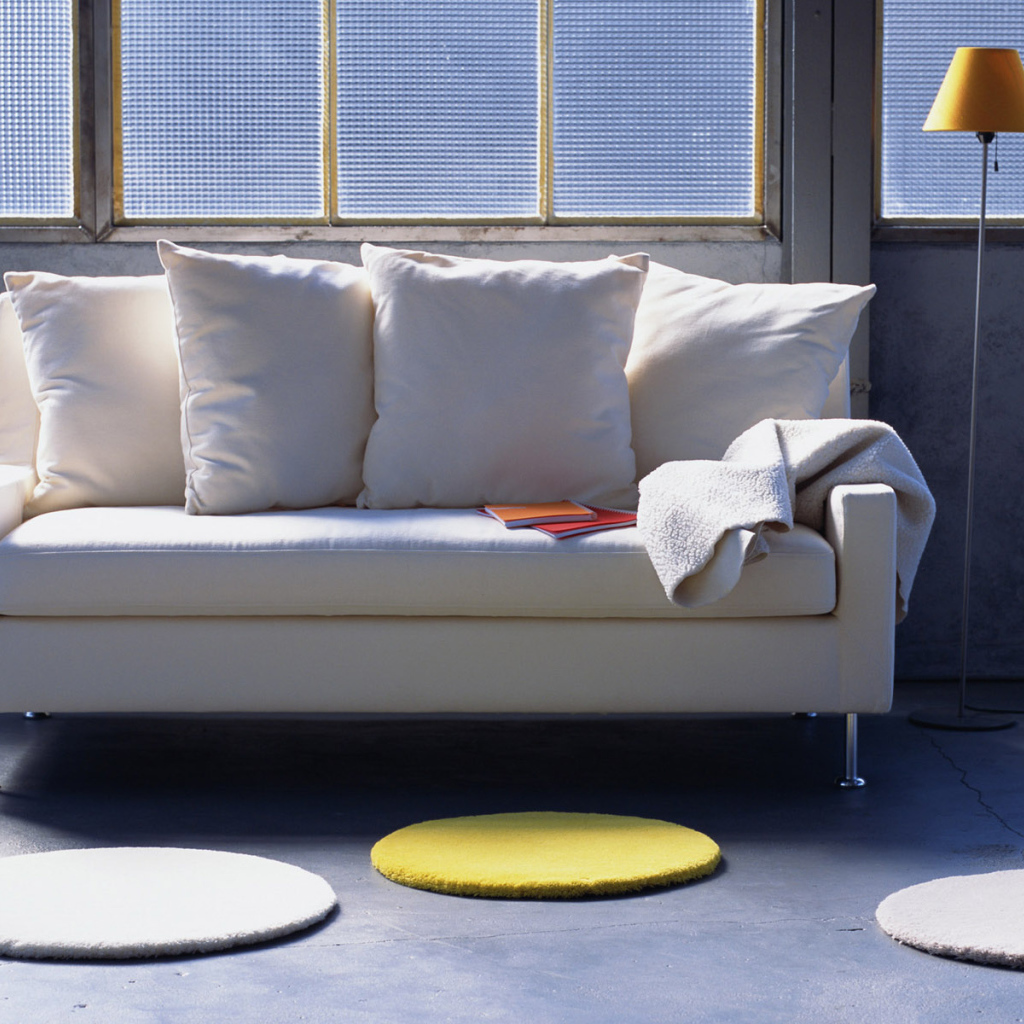 Небольшой диван