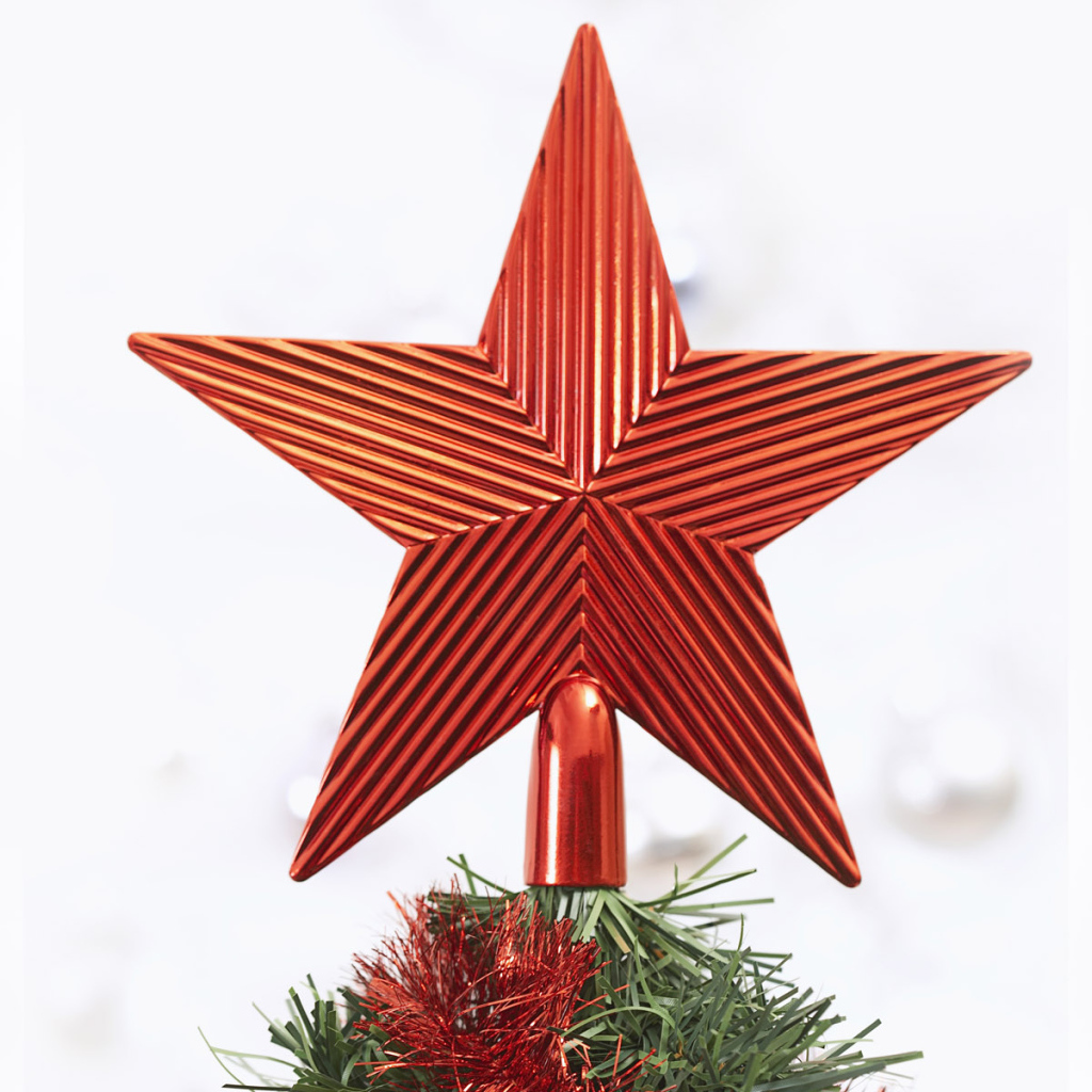 Звезда на празднечной елке