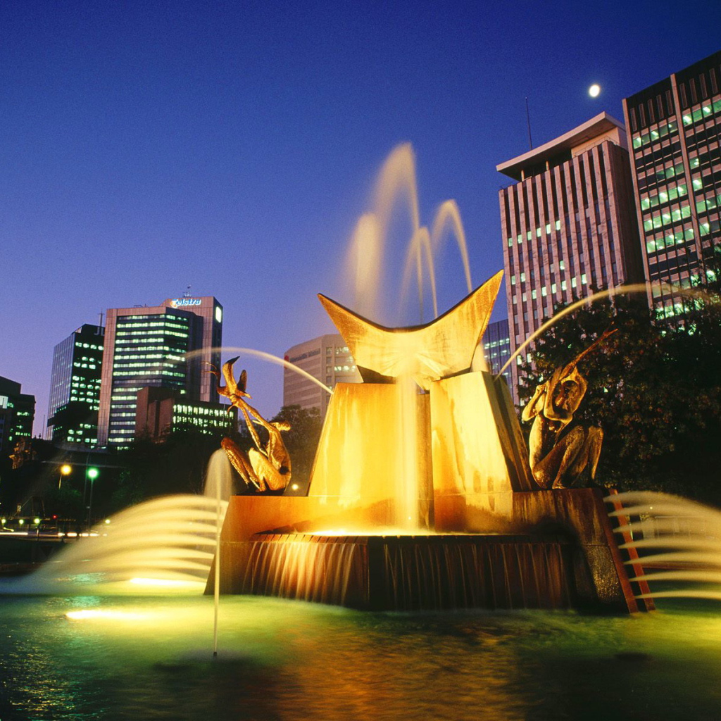 квадратный фонтан