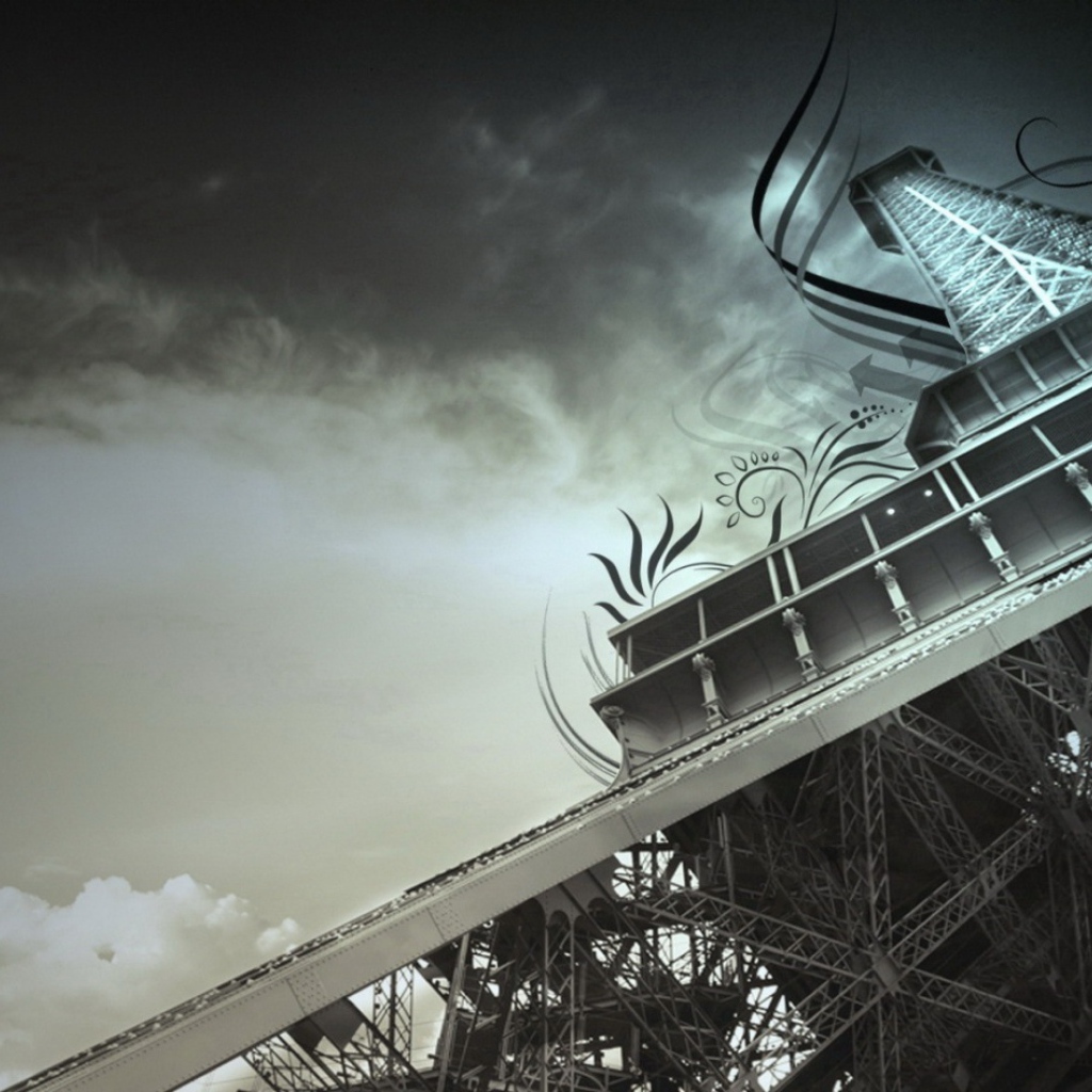 Эйфелева башня в облаках