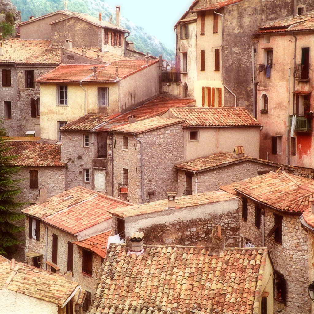 Крыши Ocher Peille