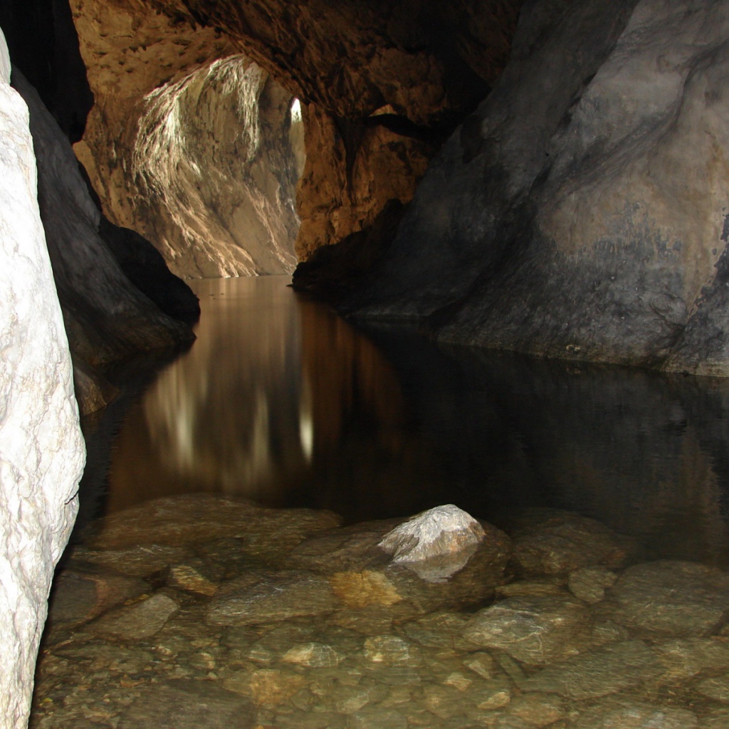 Румынская пещера