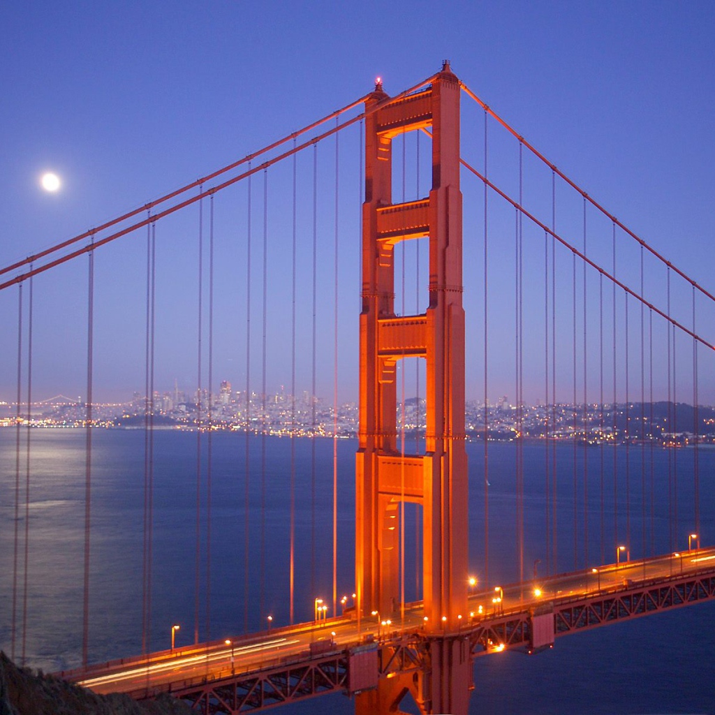 Восход луны в Сан-Франциско / Калифорния / США