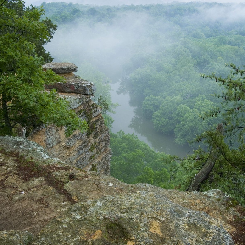 Скалы и река , США