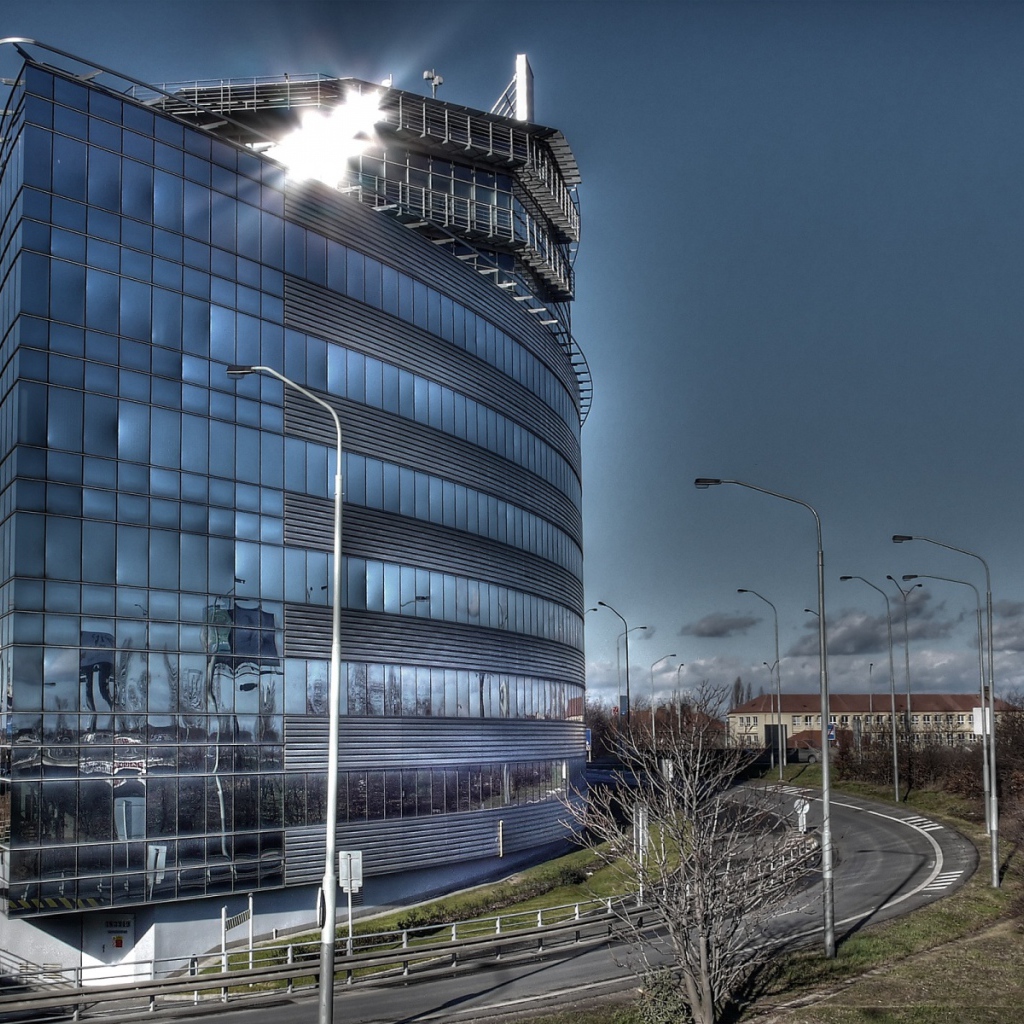 Здание в виде лодки