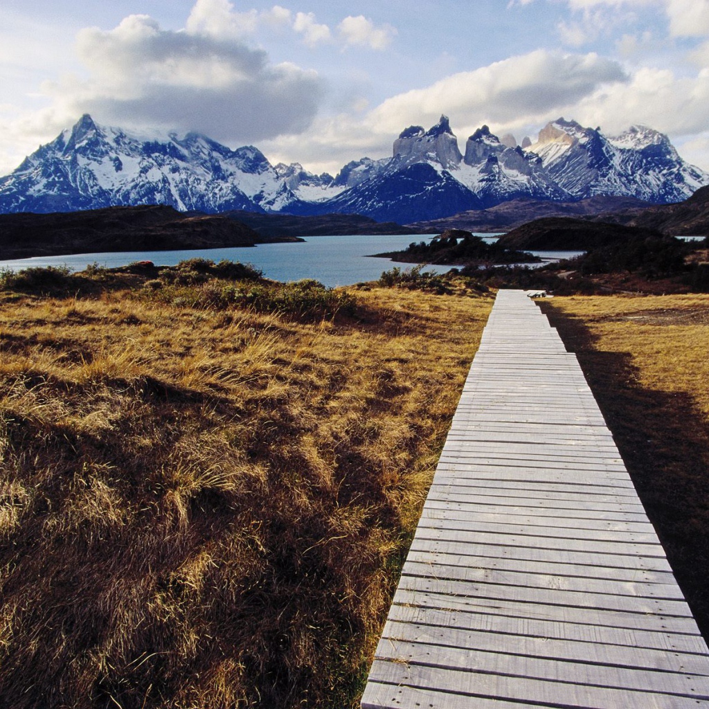 Проход к озеру в горах