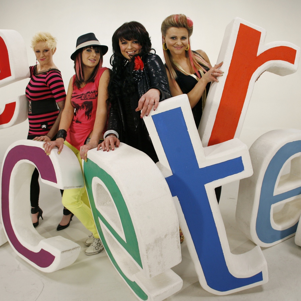 Sinead and Black Daisys