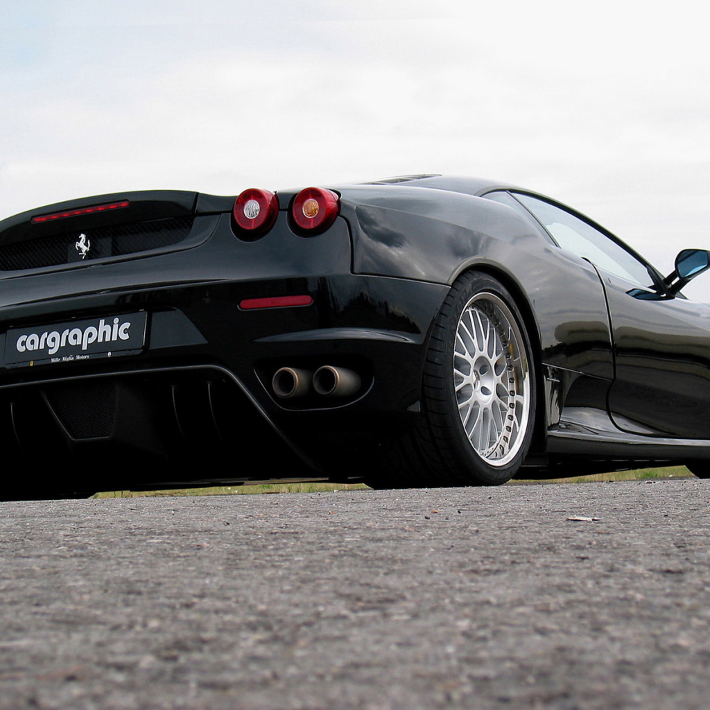 Черный Ferrari