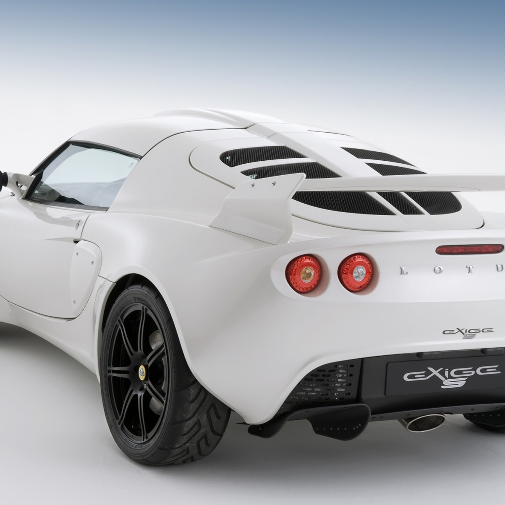 Отличный спорткар Lotus ExiGe S