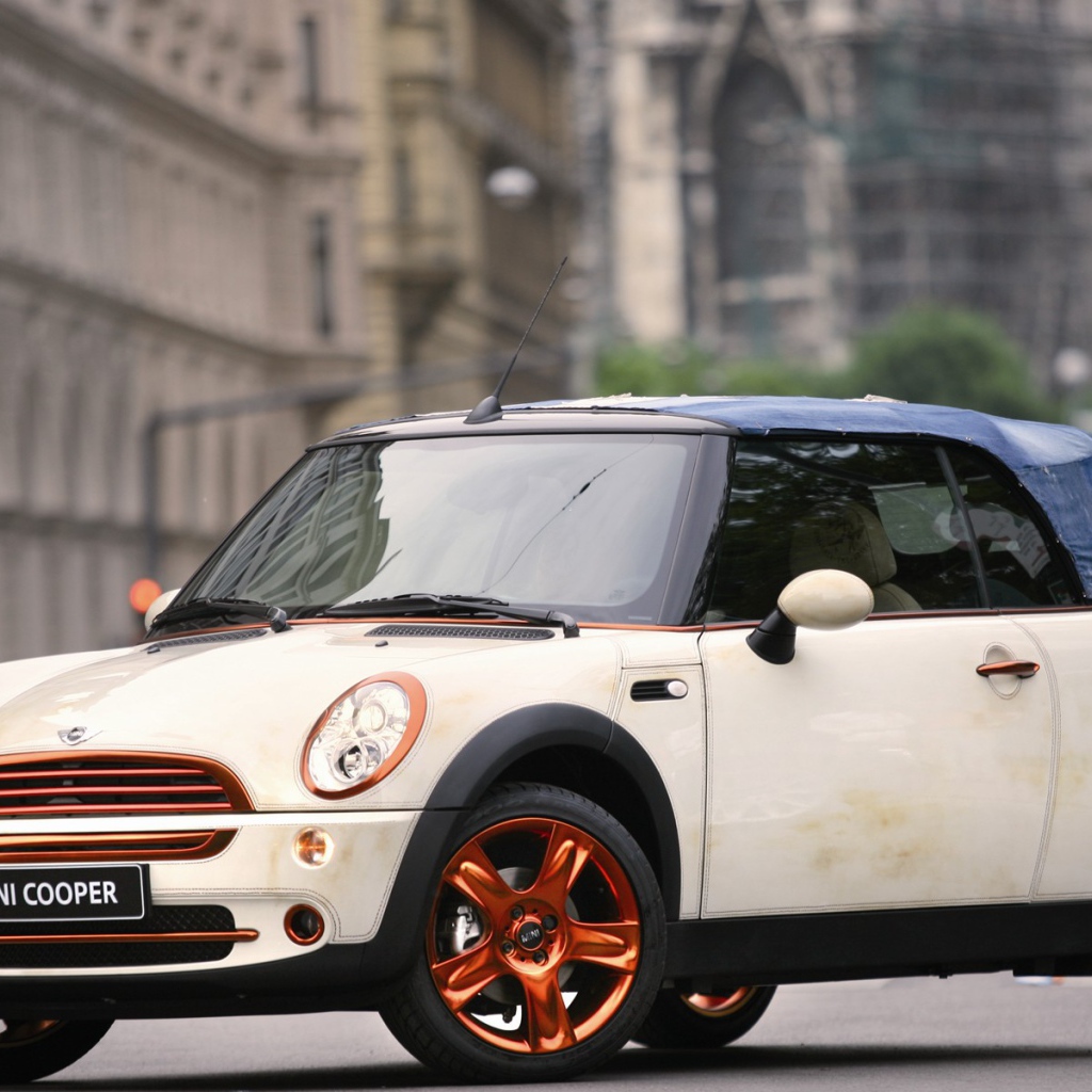 Белый мини купер