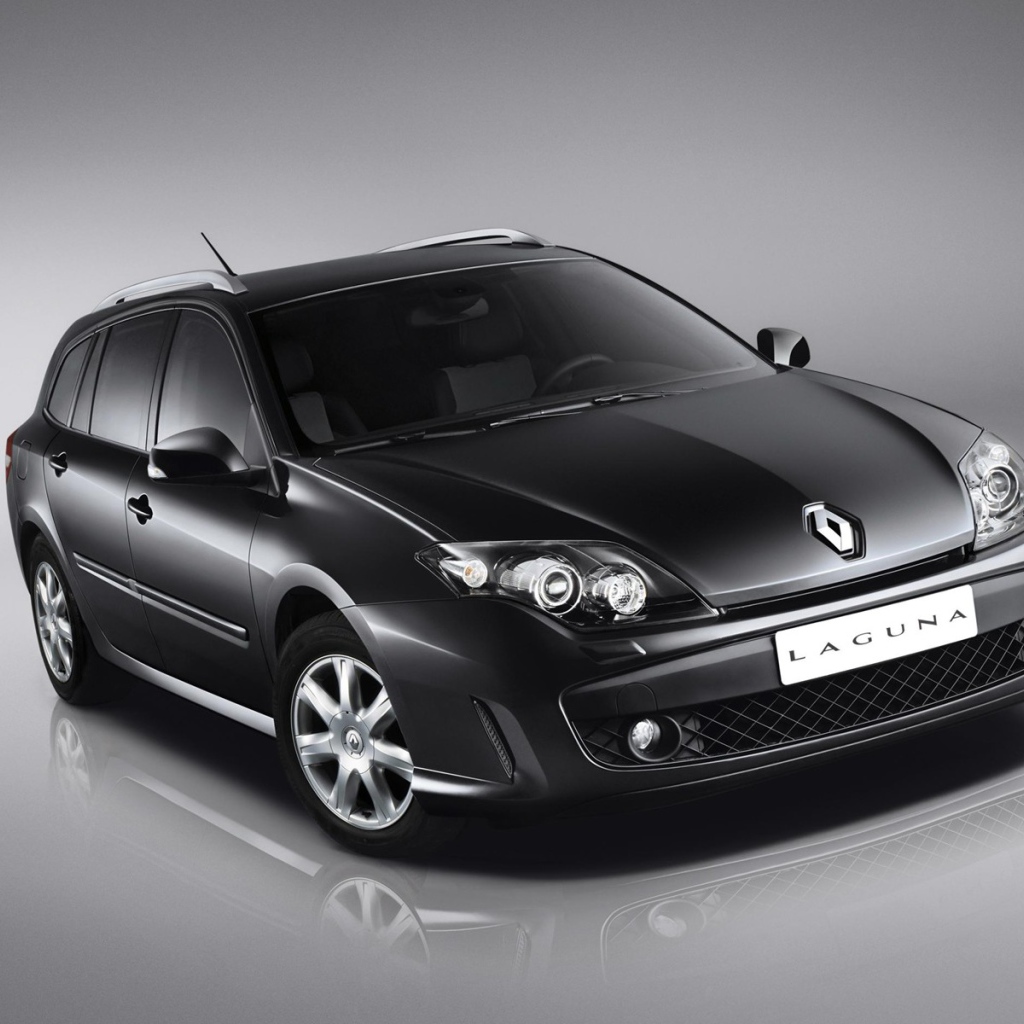 Черная Renault Laguna