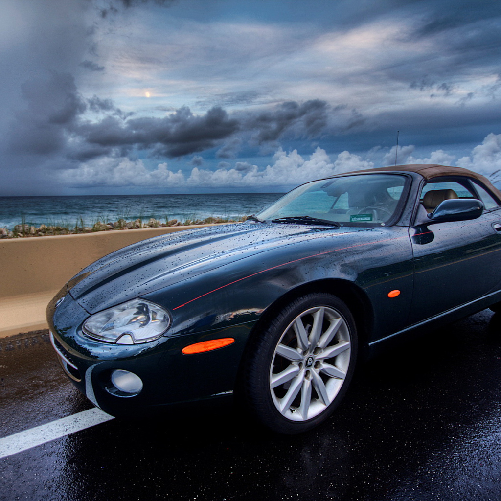 Кабриолет у моря