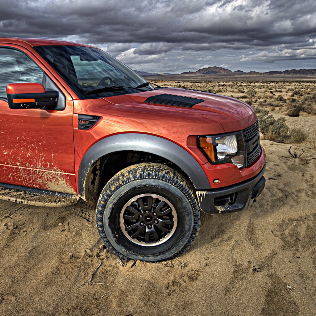 Большой внедорожник