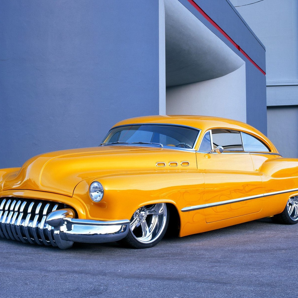 Тюнингованный ретро автомобиль