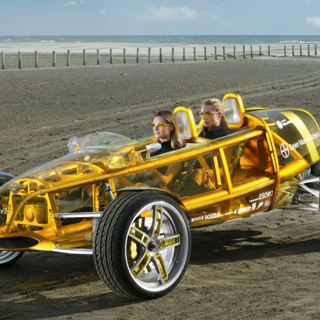 Красивый авто, красивые ножки