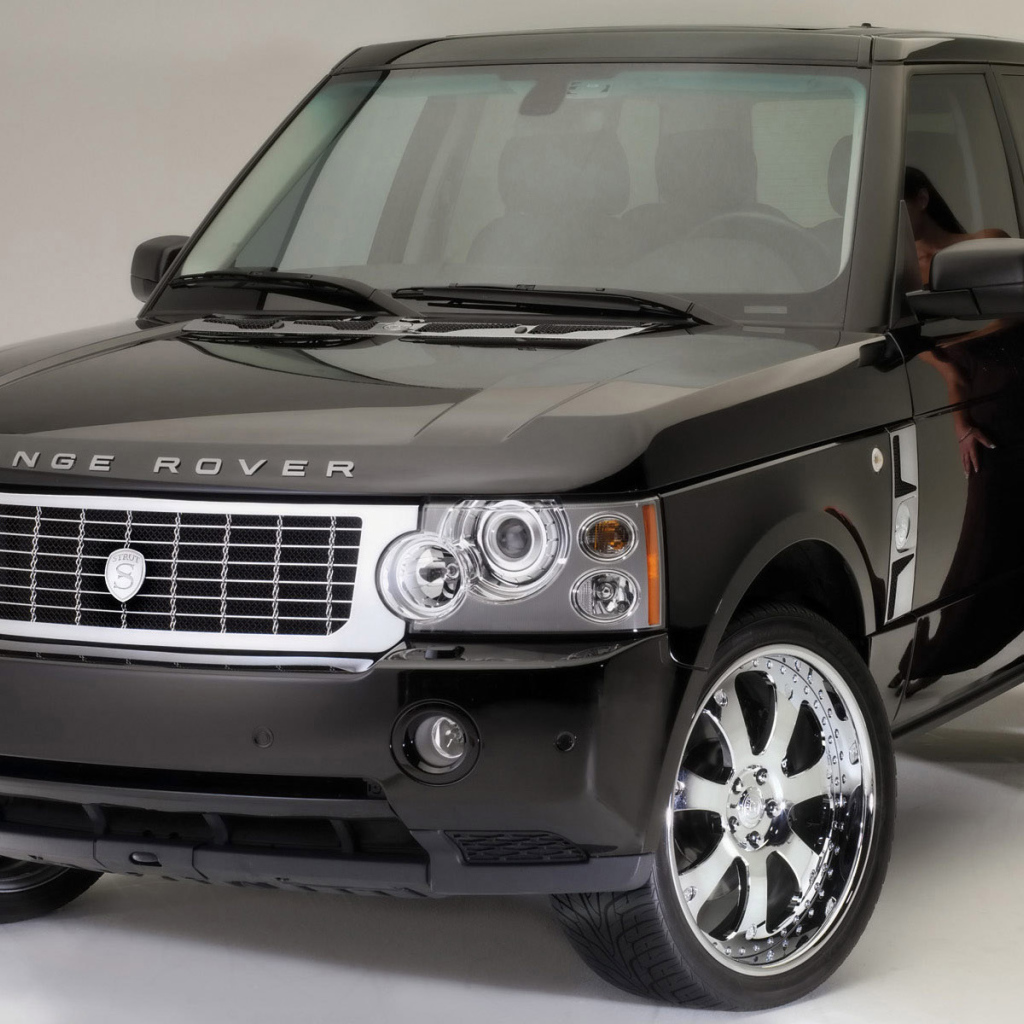 Черный внедорожник