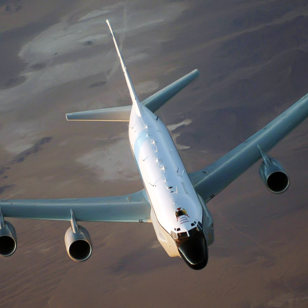 Военная авиация / самолет грузовик