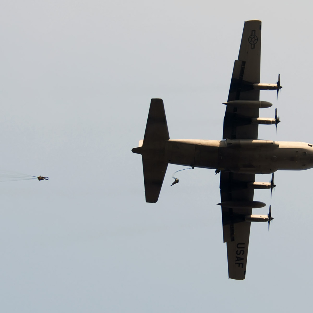 Военная авиация / выброс десанта