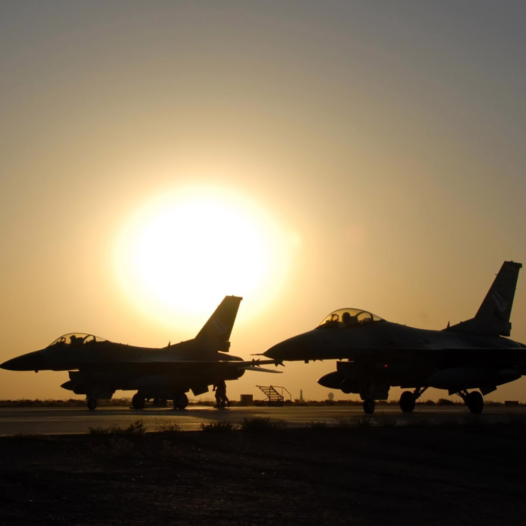 Военная авиация / истребители на закате