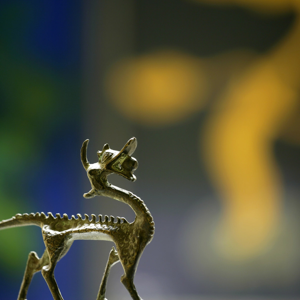 Китайская фигурка