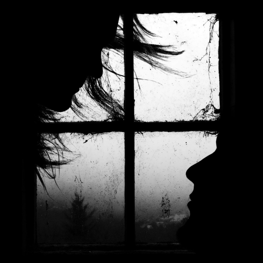 Парочка в тени