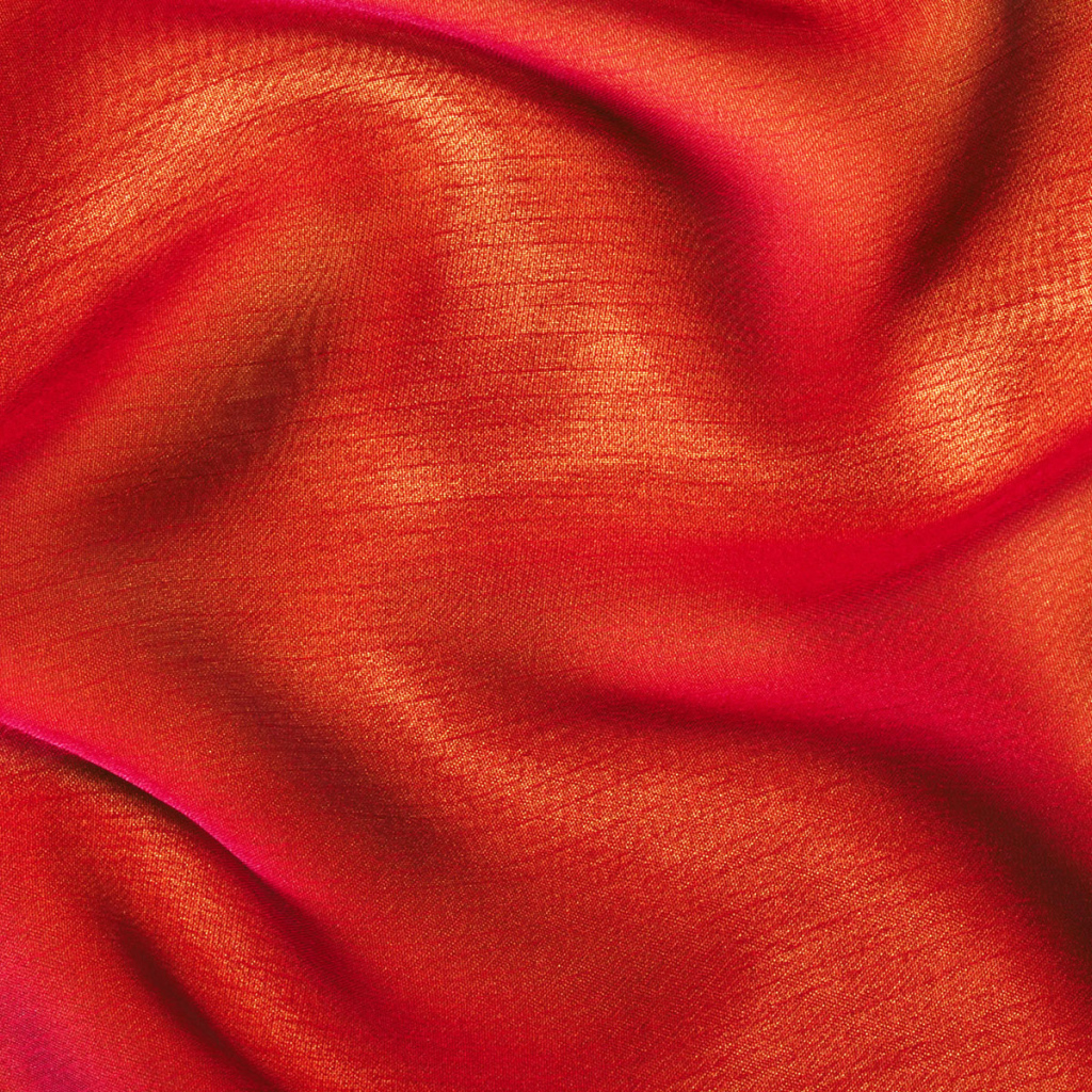 Красный шелк