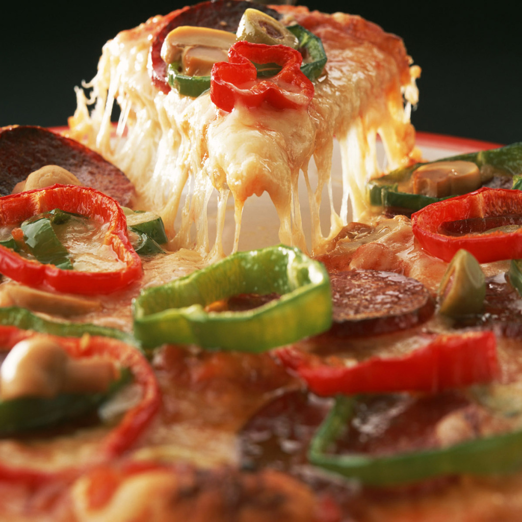 Горячая пицца с перцем