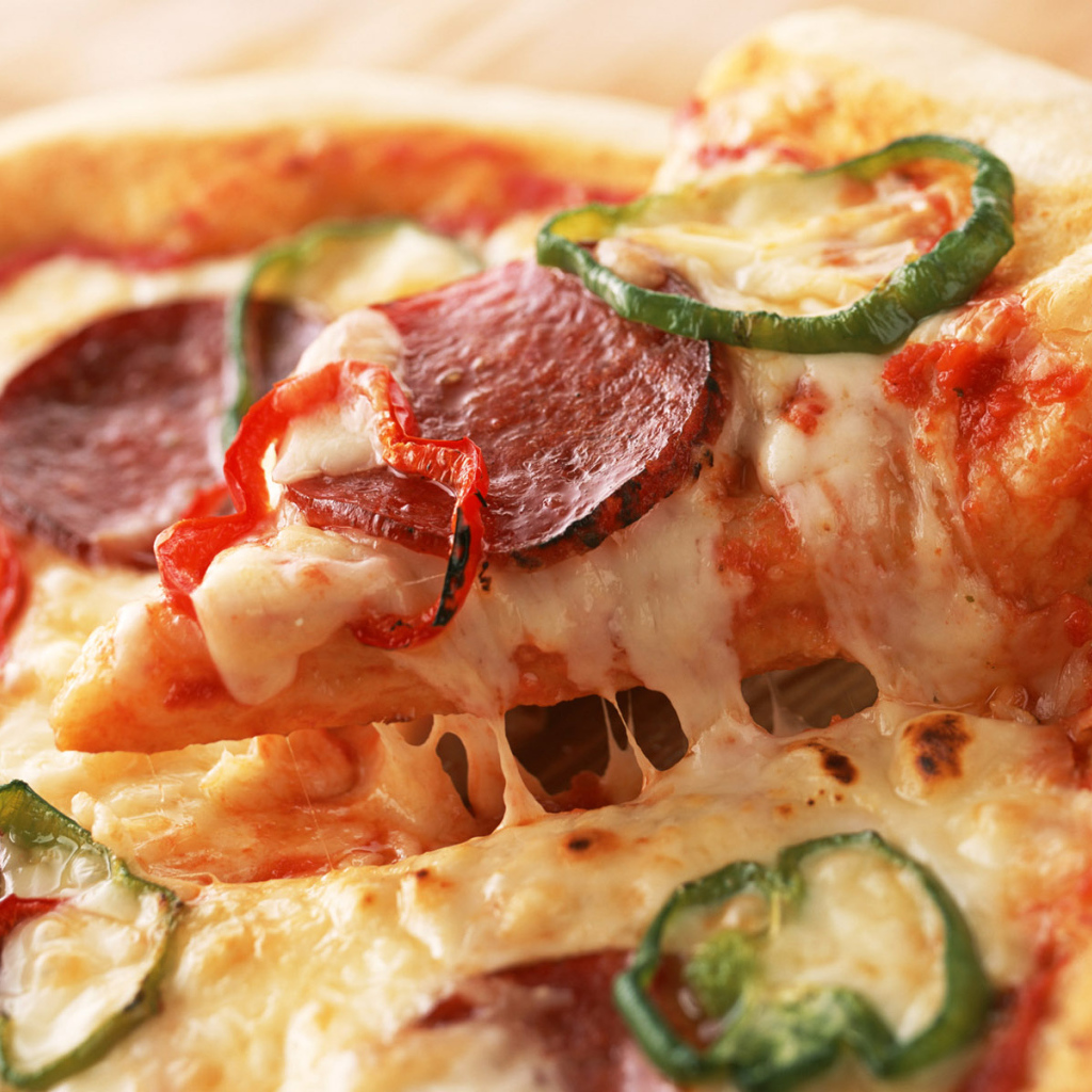 Pizza with green pepper