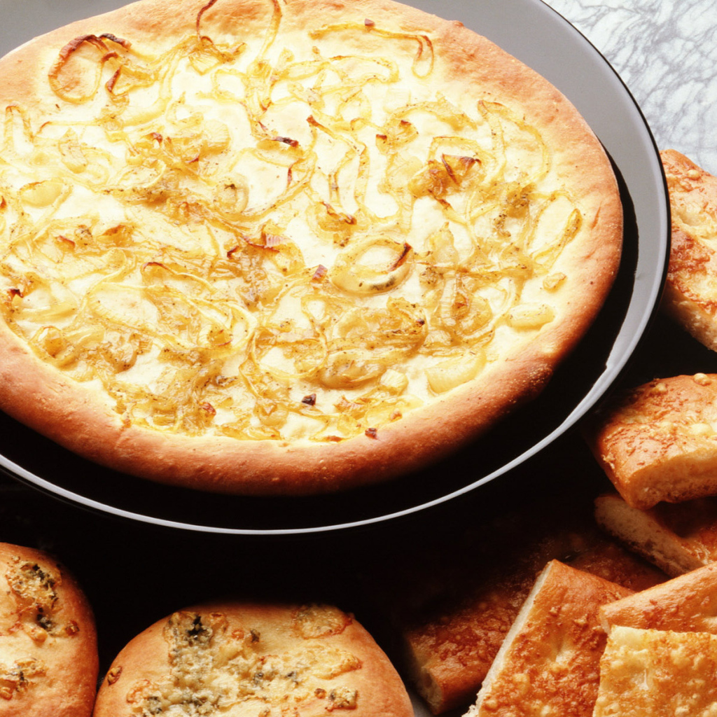 Пицца с луком