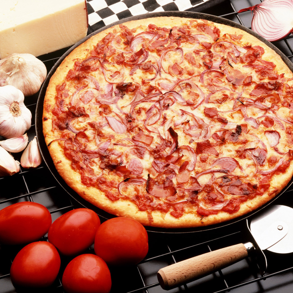 Пицца с томатом