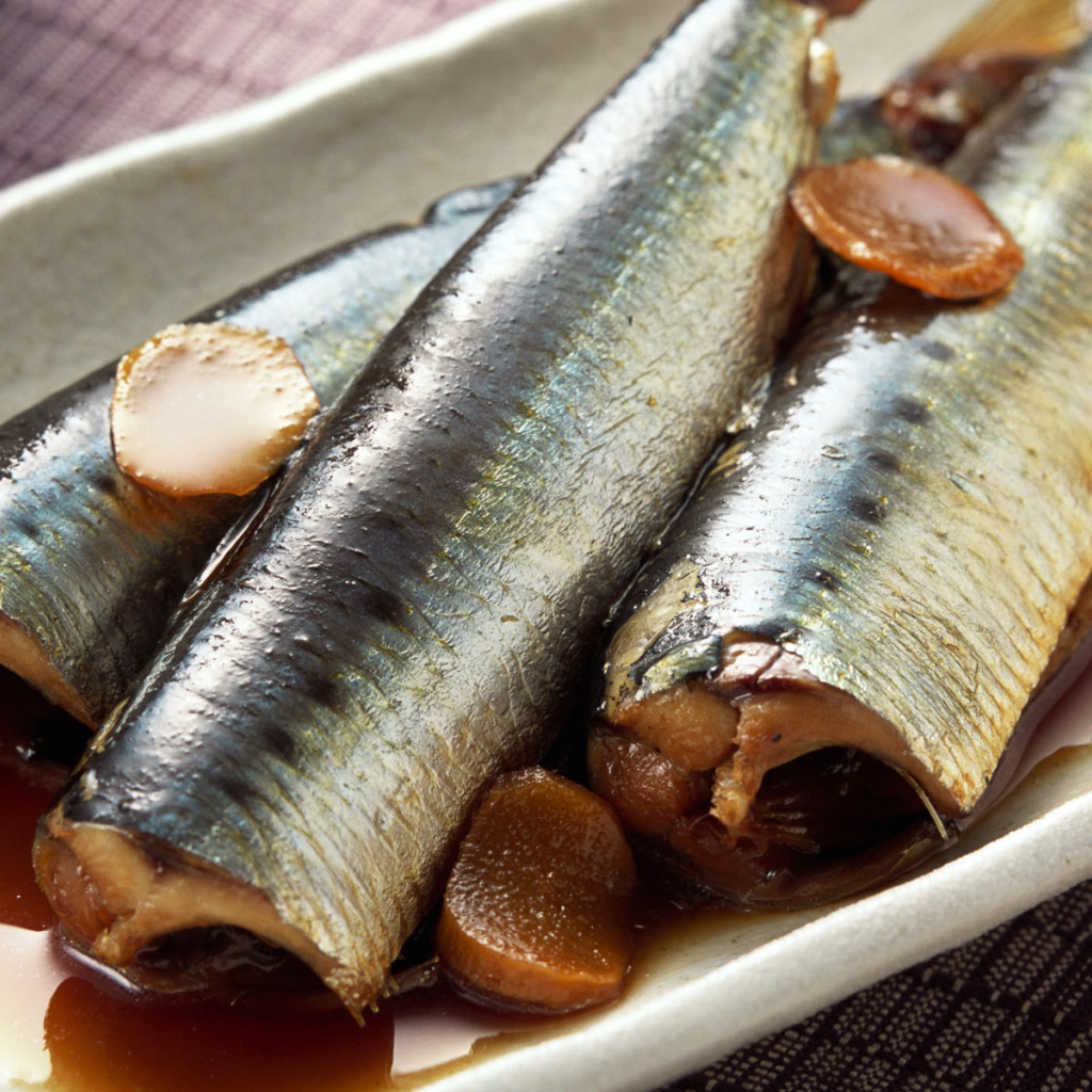 Рыба с кусочками яблока