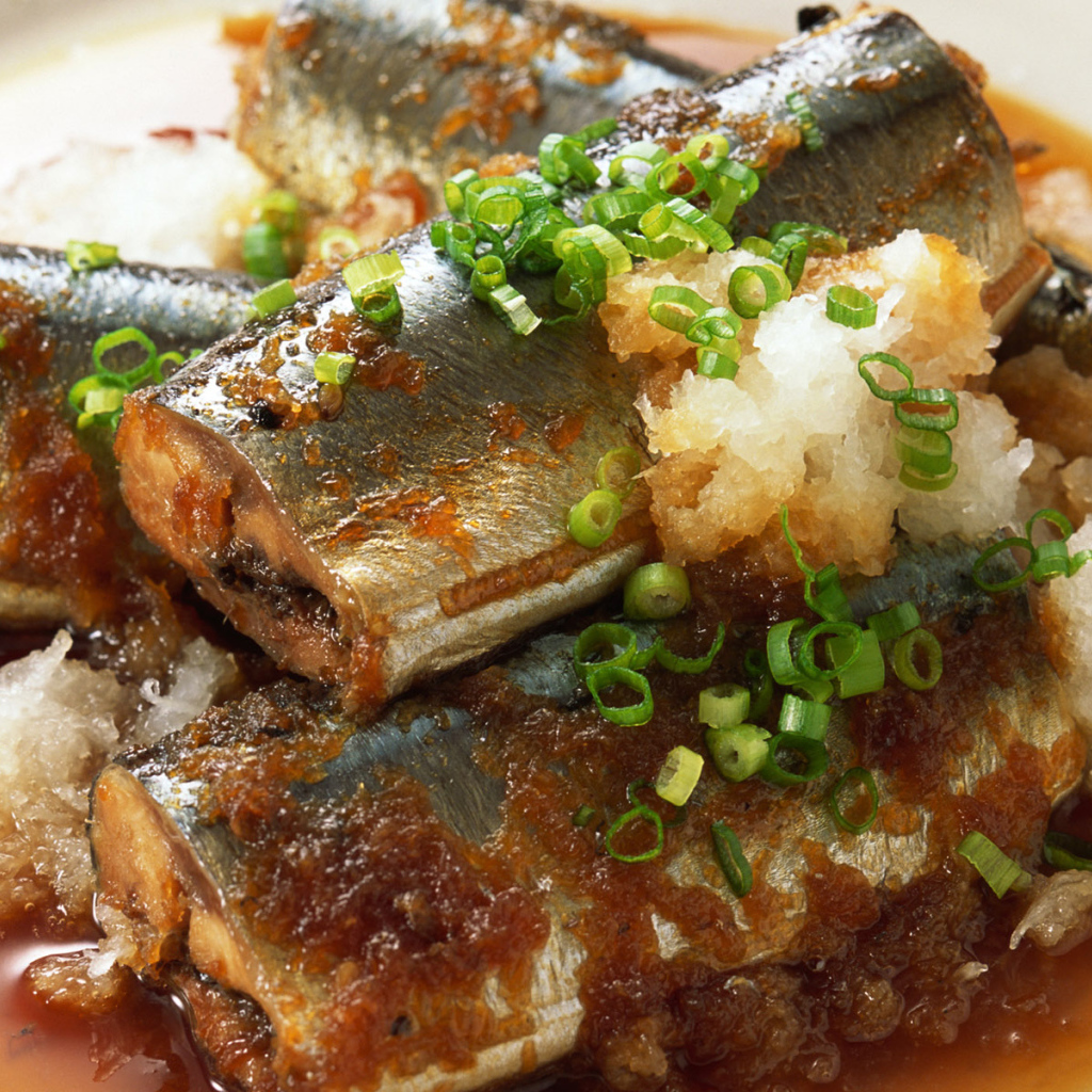 Большие кусочки жаренной рыбы